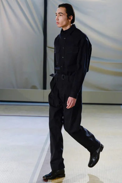 Look 25